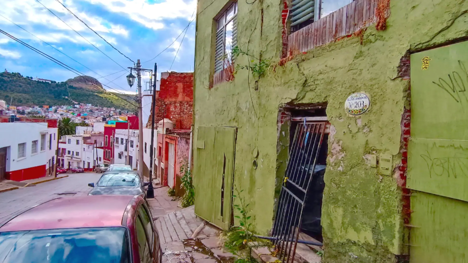 vivienda a punto de derrumbe en la capital zacatecana